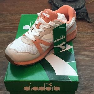 2:$75 DIADORA SHOES! NWT! Size 5